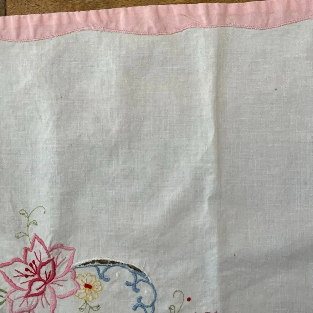 Vintage Floral Hand Embroidered Placemats Napkins Set Of 4 Pink Trim Border
